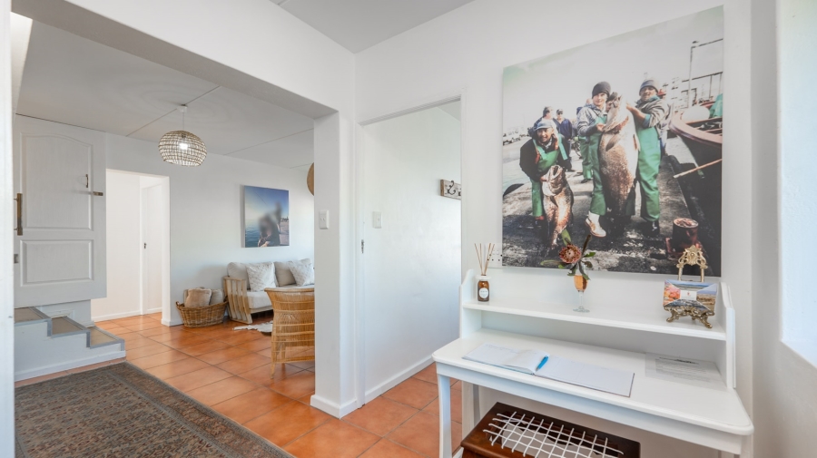 4 Bedroom Property for Sale in Oceanview Heights Western Cape